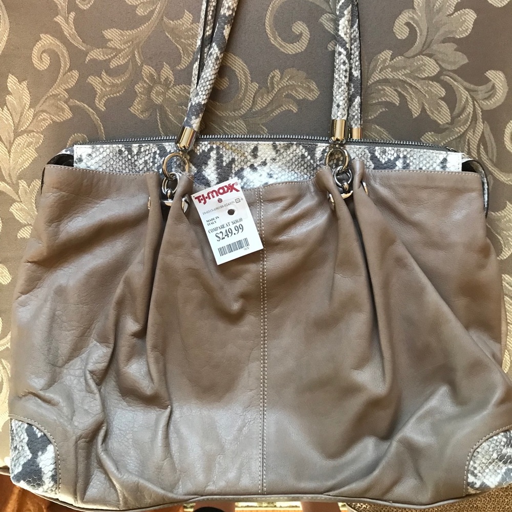 Brand Mania new purse! Never been used